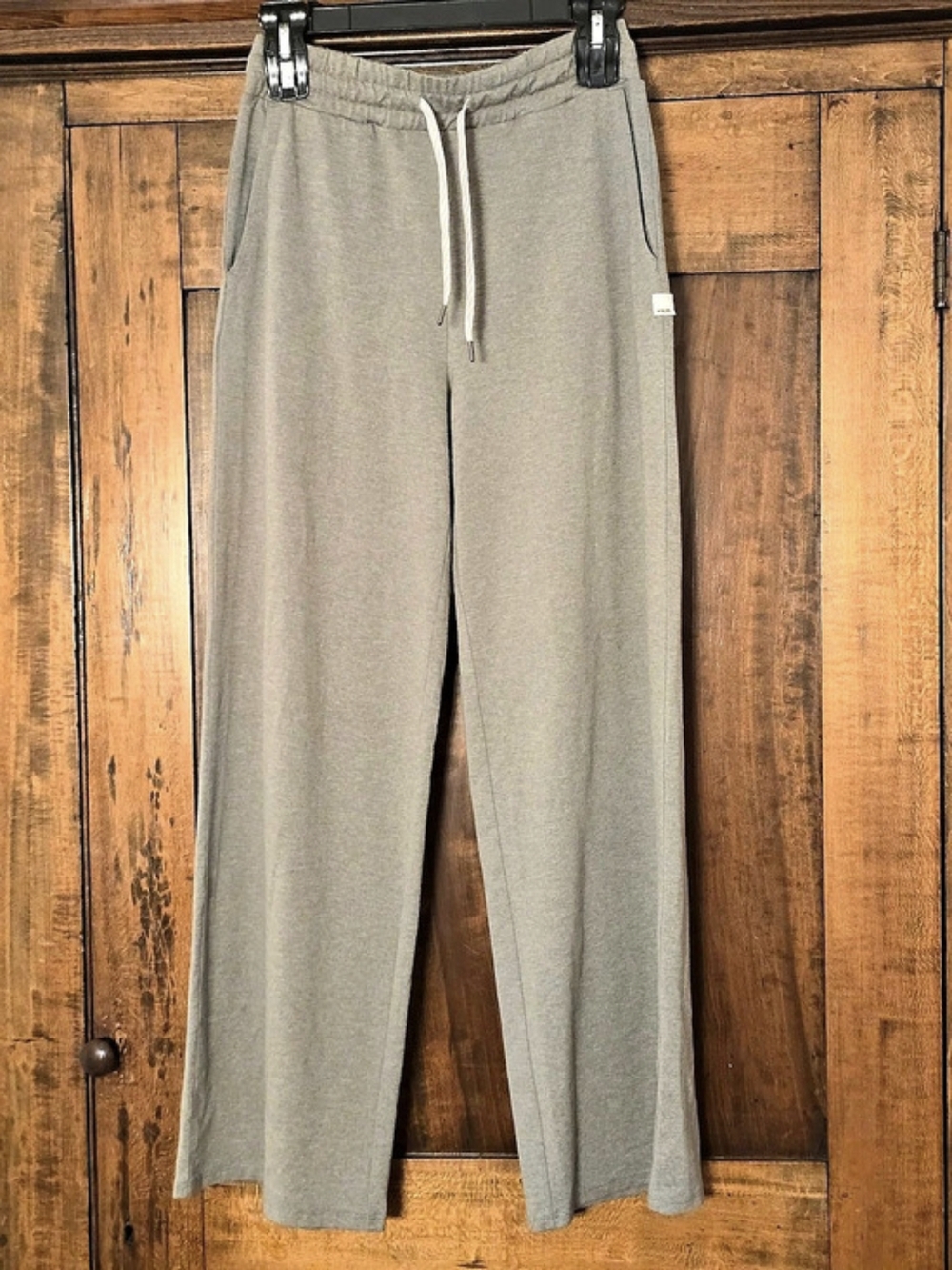 O Vuori Halo Performance Jogger Sage Green Like New
